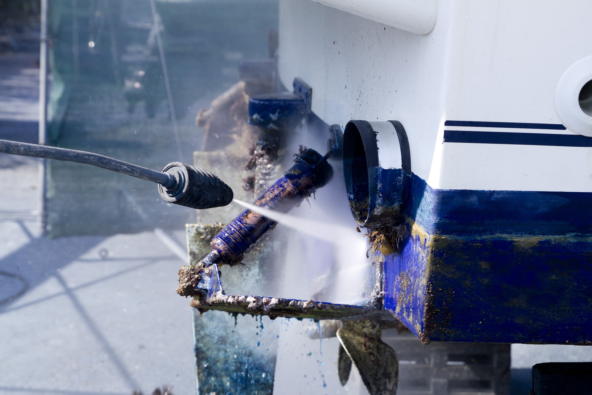 Blue Boat Hull Cleaning Pressure Washer Barnacles